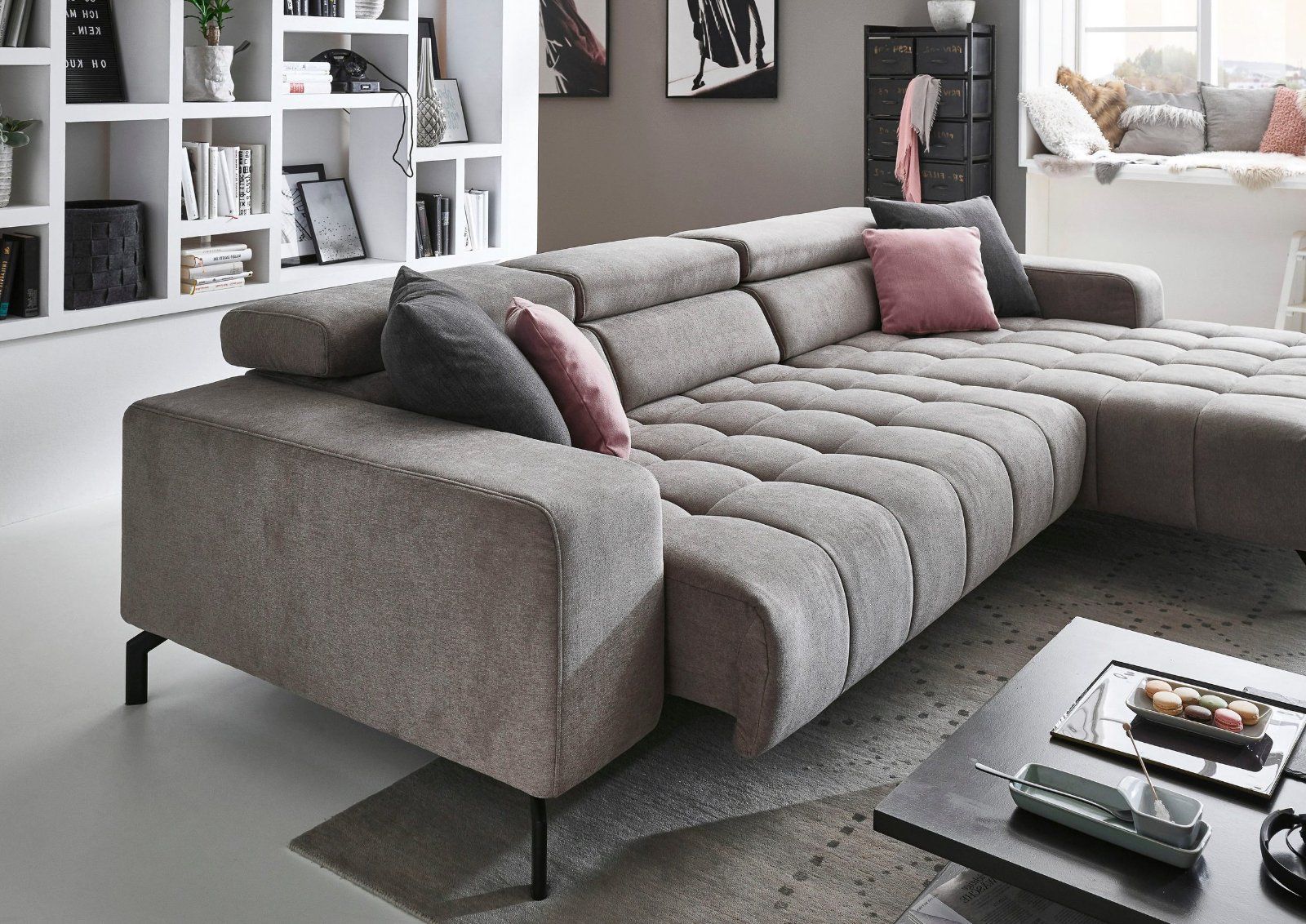 Die PlanBar Ecksofa MP-IN18022 mit elektrischer Sitztiefenverstellung