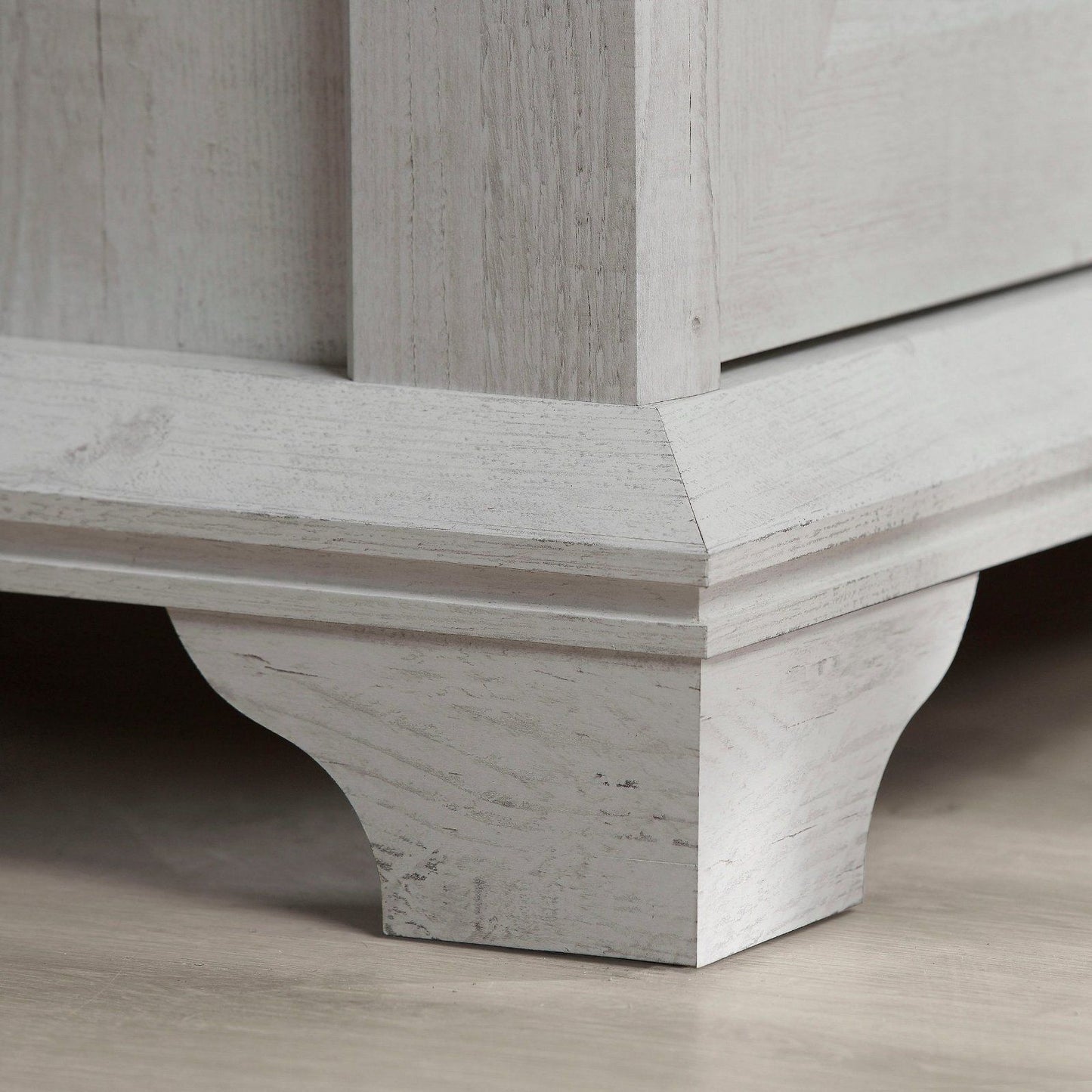 Highboard im dekorativen Landhausstil, Pinia Weiss